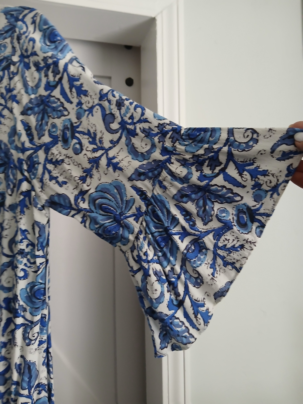 Karen Kane Blue Floral Pattern Tunic Top - Picture 4 of 4